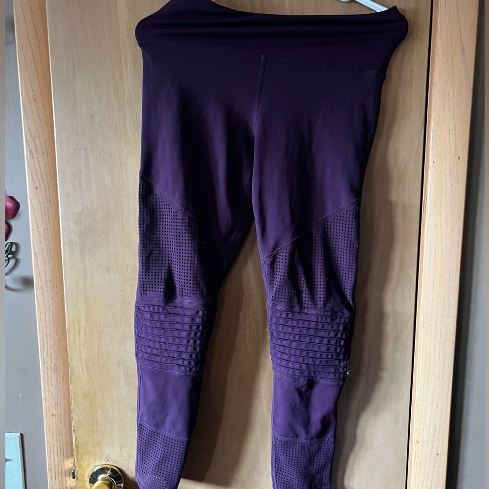 Zyia Active 🌙 Plum Moto Leggings 24” Hi Rise Women’s Size 6-8​​